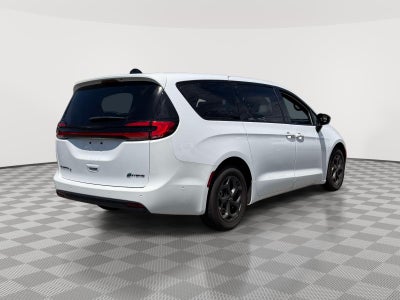 2024 Chrysler Pacifica Hybrid S Appearance Pkg