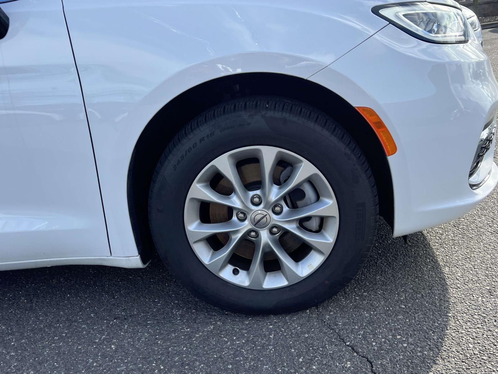 2025 Chrysler Pacifica Select