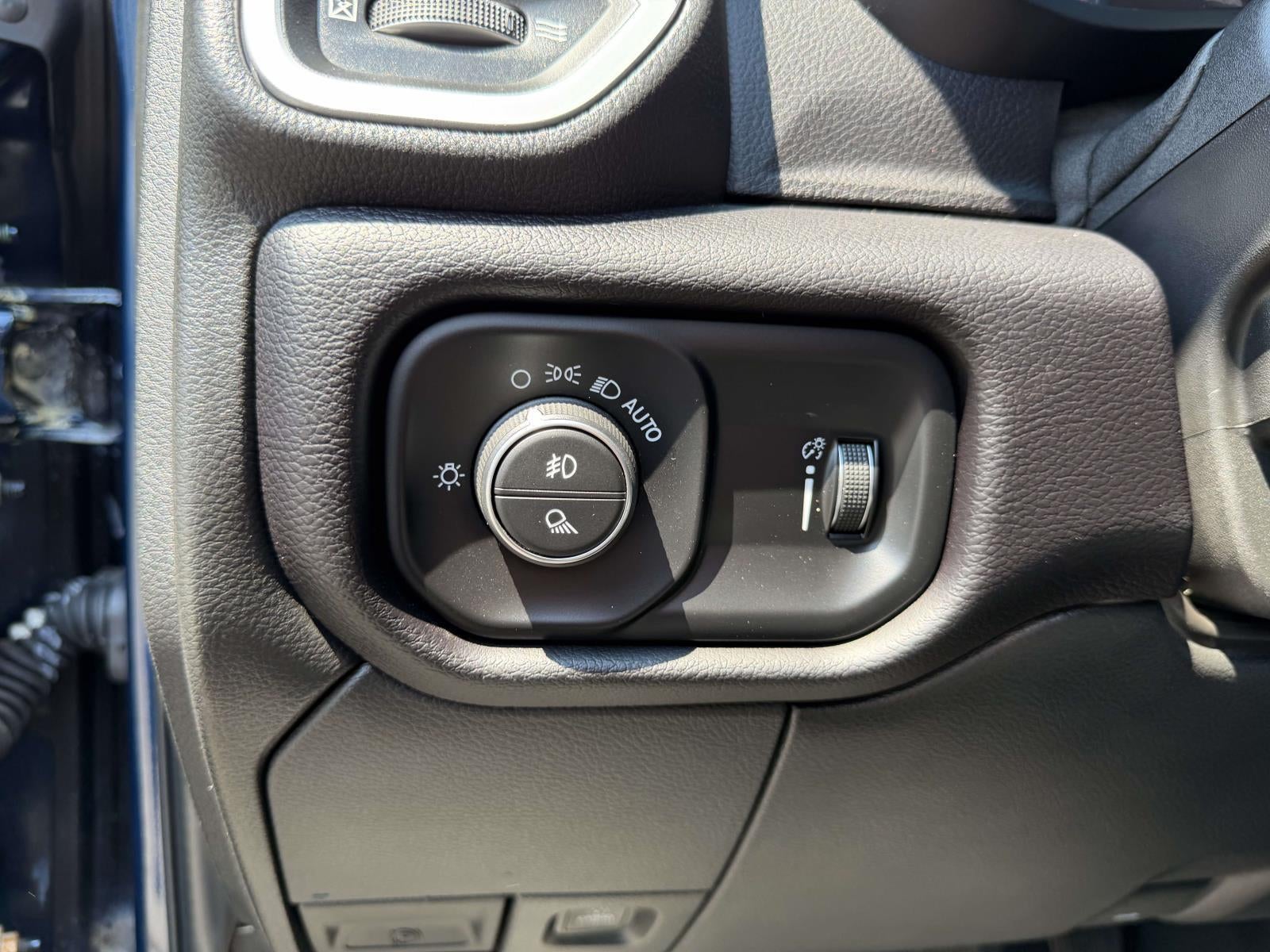 2022 RAM 2500 Big Horn Mega Cab 4x4 6'4'' Box