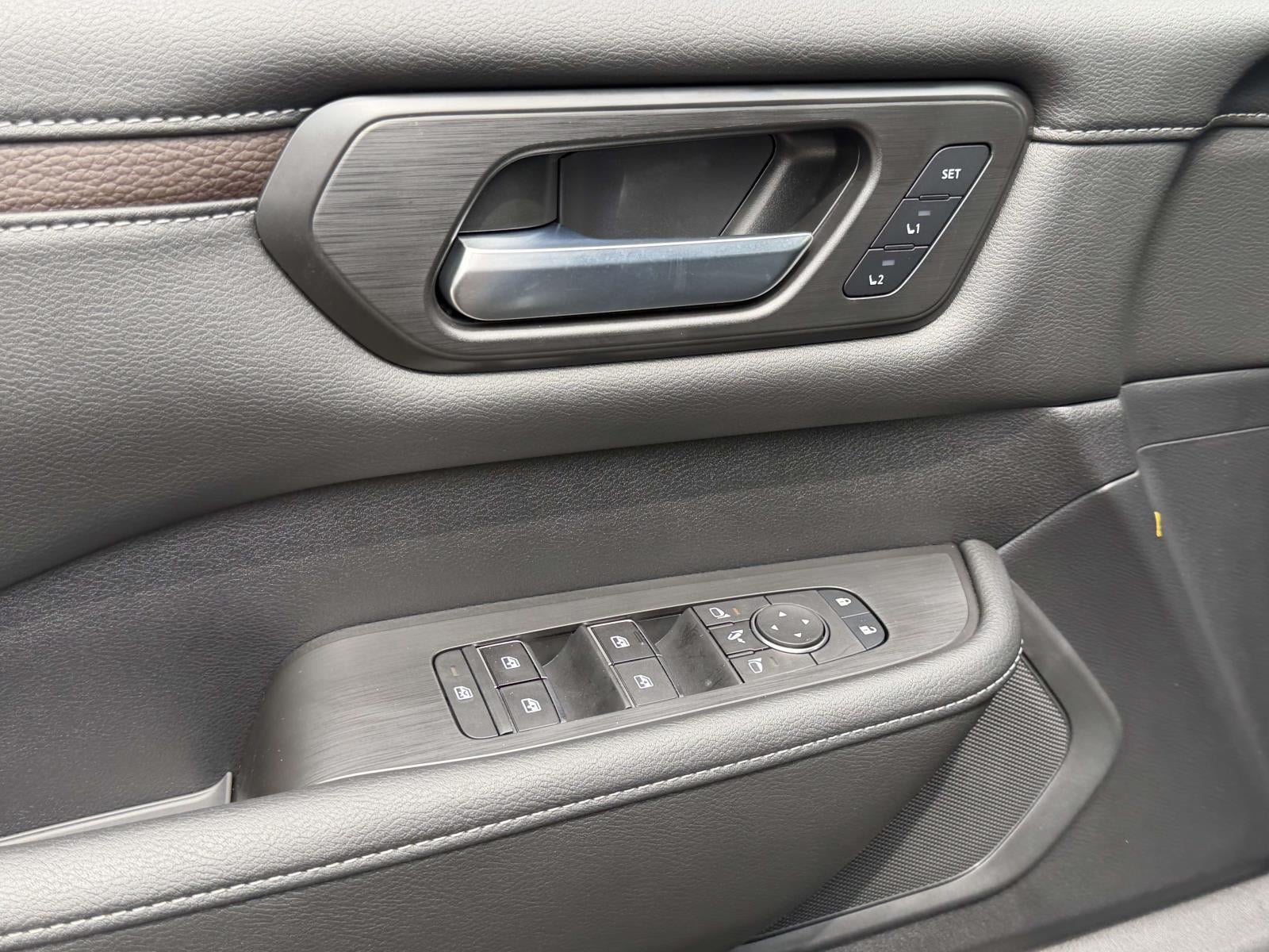 2025 Nissan Armada SL 4WD