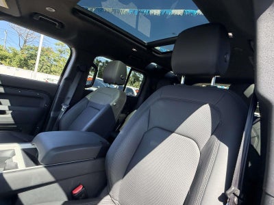 2025 Land Rover Defender 110 P300