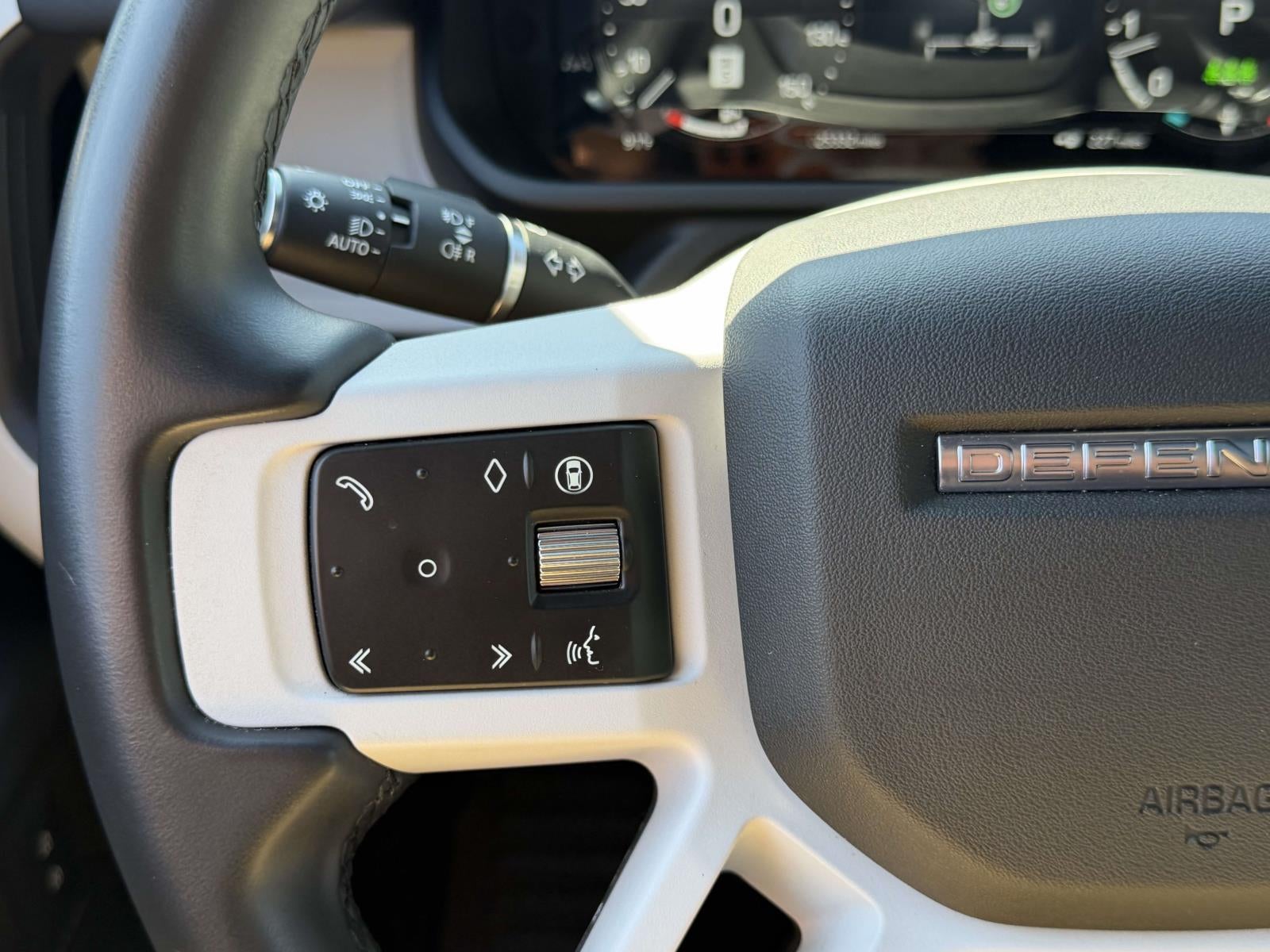 2025 Land Rover Defender 110 P300