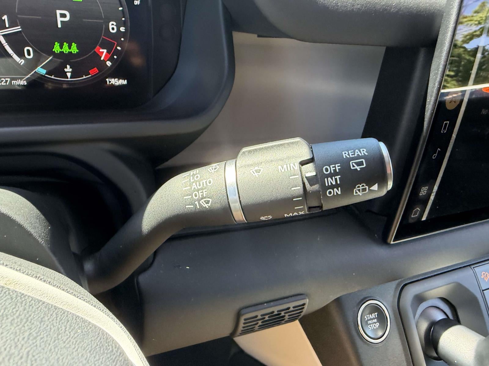 2025 Land Rover Defender 110 P300