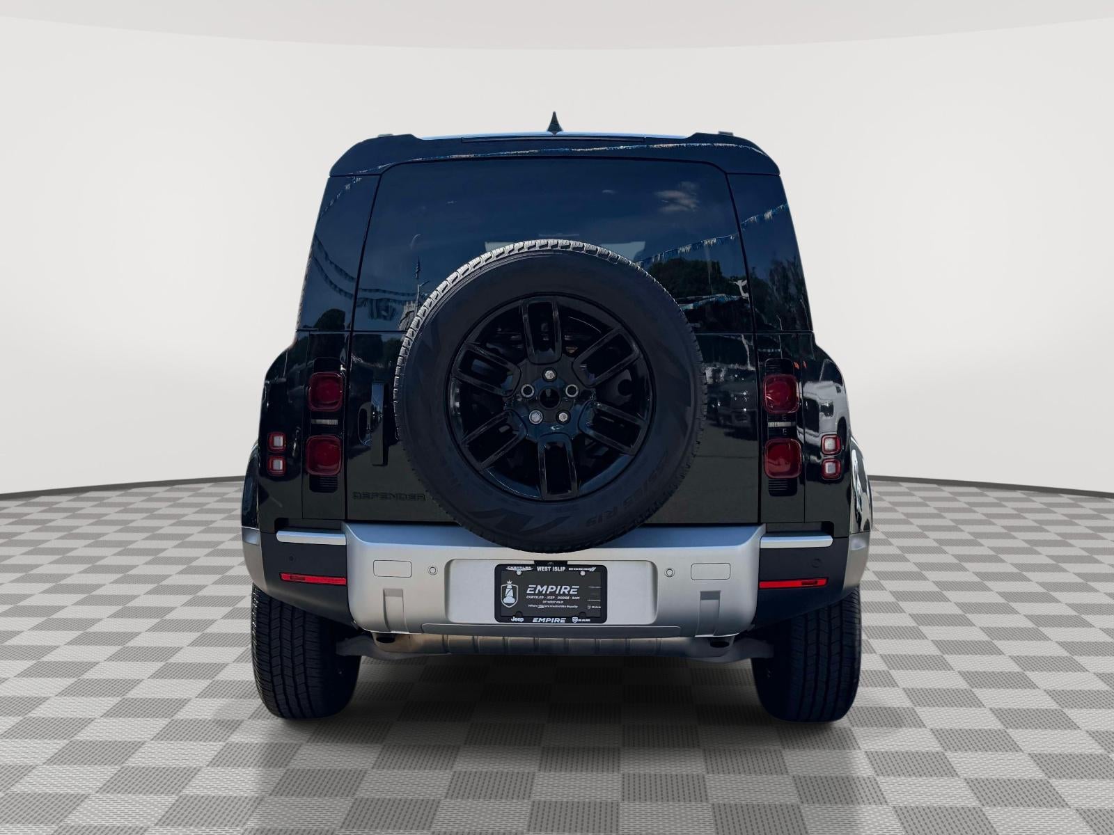 2025 Land Rover Defender 110 P300