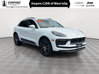 2022 Porsche Macan Base