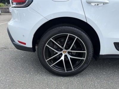 2022 Porsche Macan Base