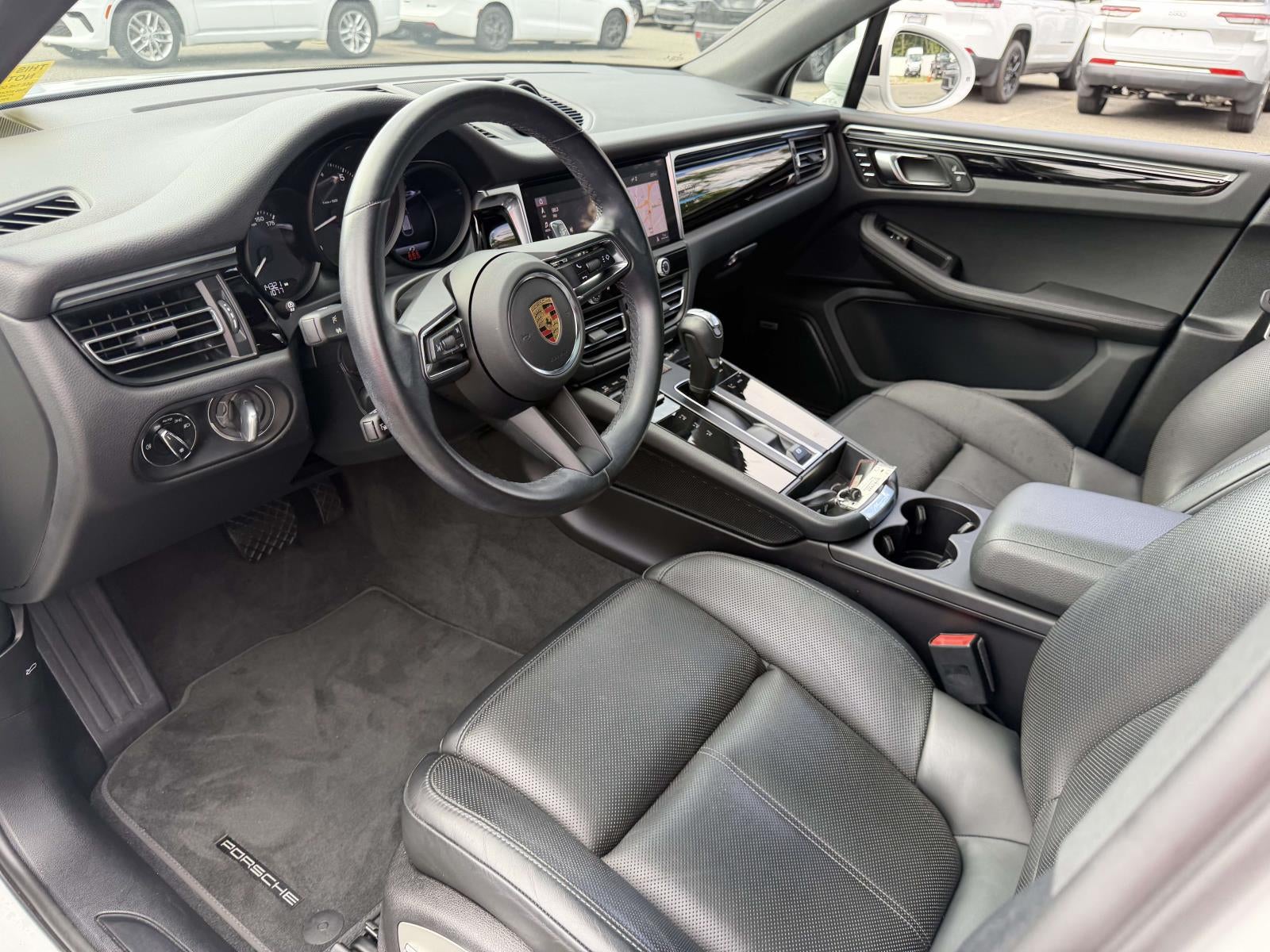 2022 Porsche Macan Base