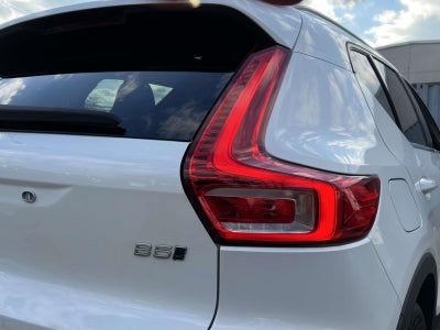 2023 Volvo XC40 B5 Ultimate Bright Theme