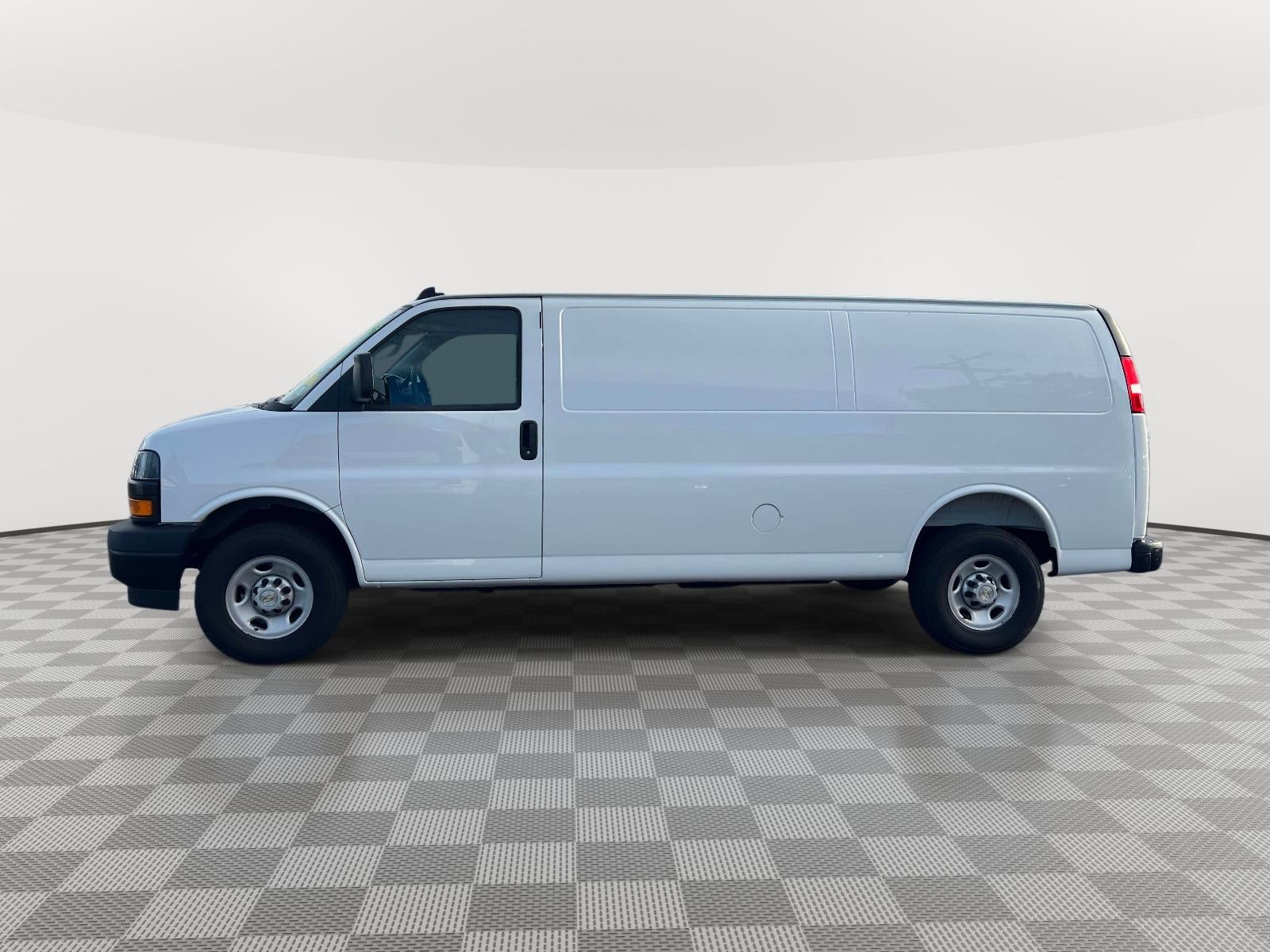 2025 Chevrolet Express Cargo WT