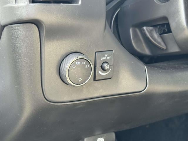 2025 Chevrolet Express Passenger 1LT