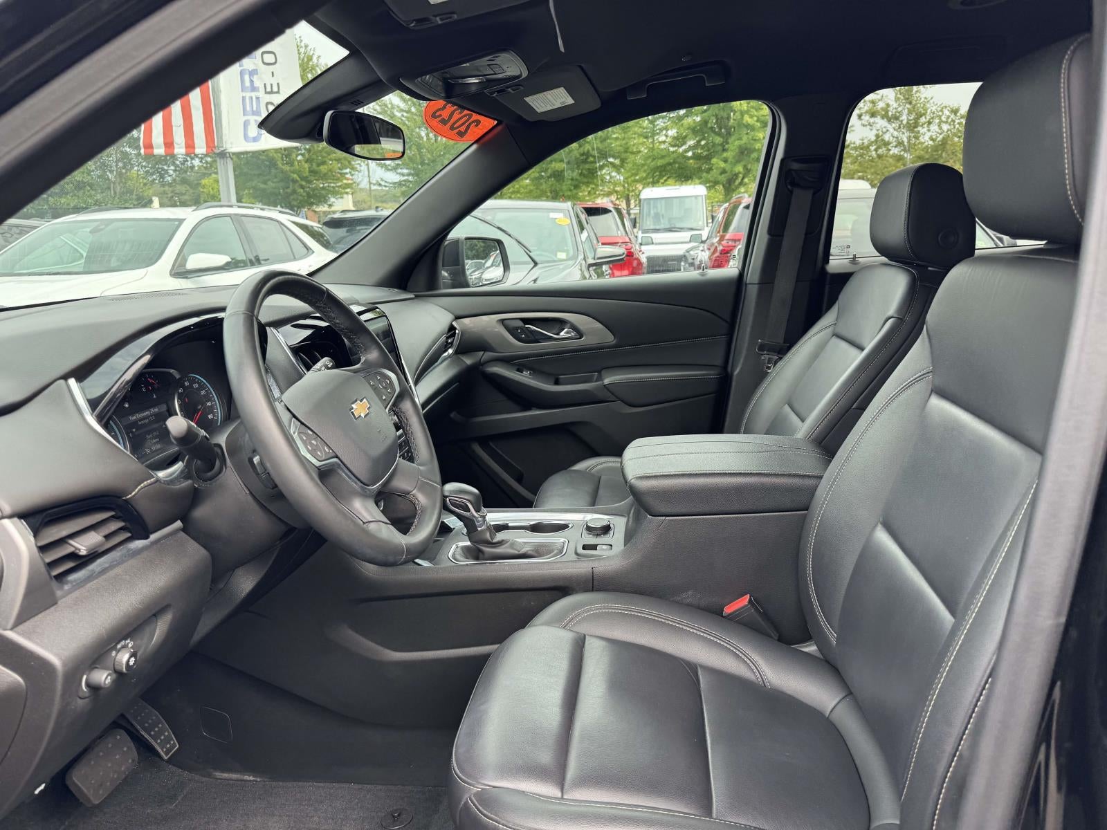 2023 Chevrolet Traverse LT Leather