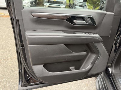 2025 Chevrolet Suburban LT