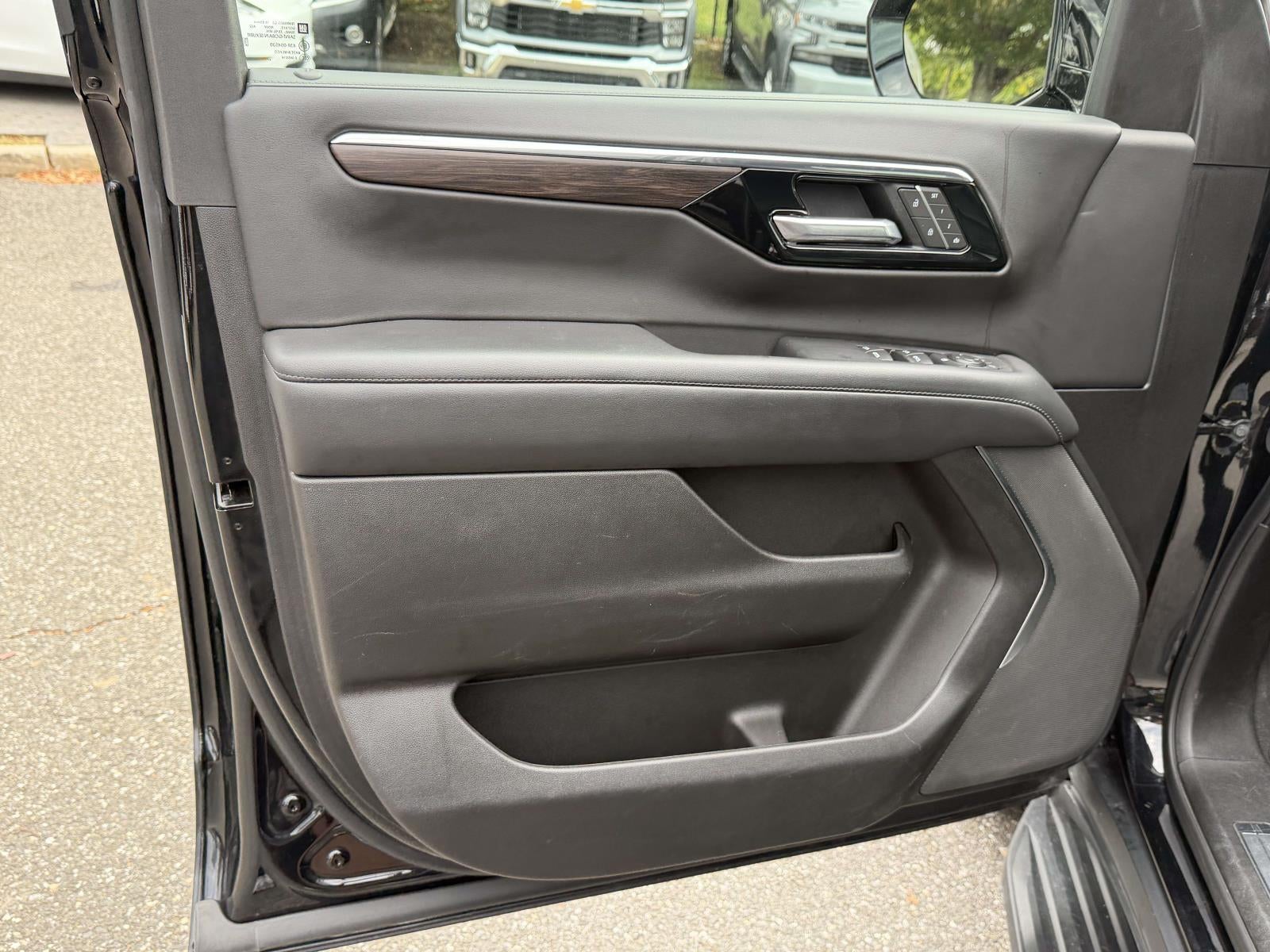 2025 Chevrolet Suburban LT