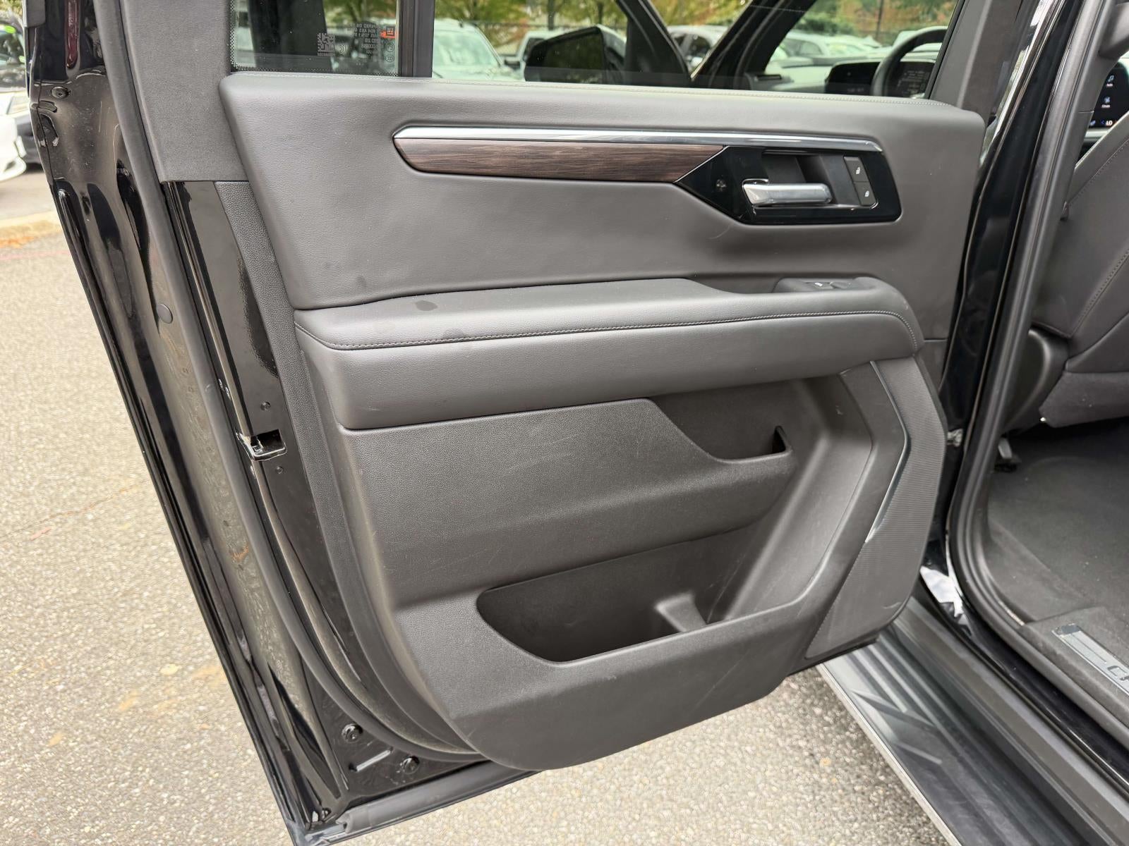 2025 Chevrolet Suburban LT