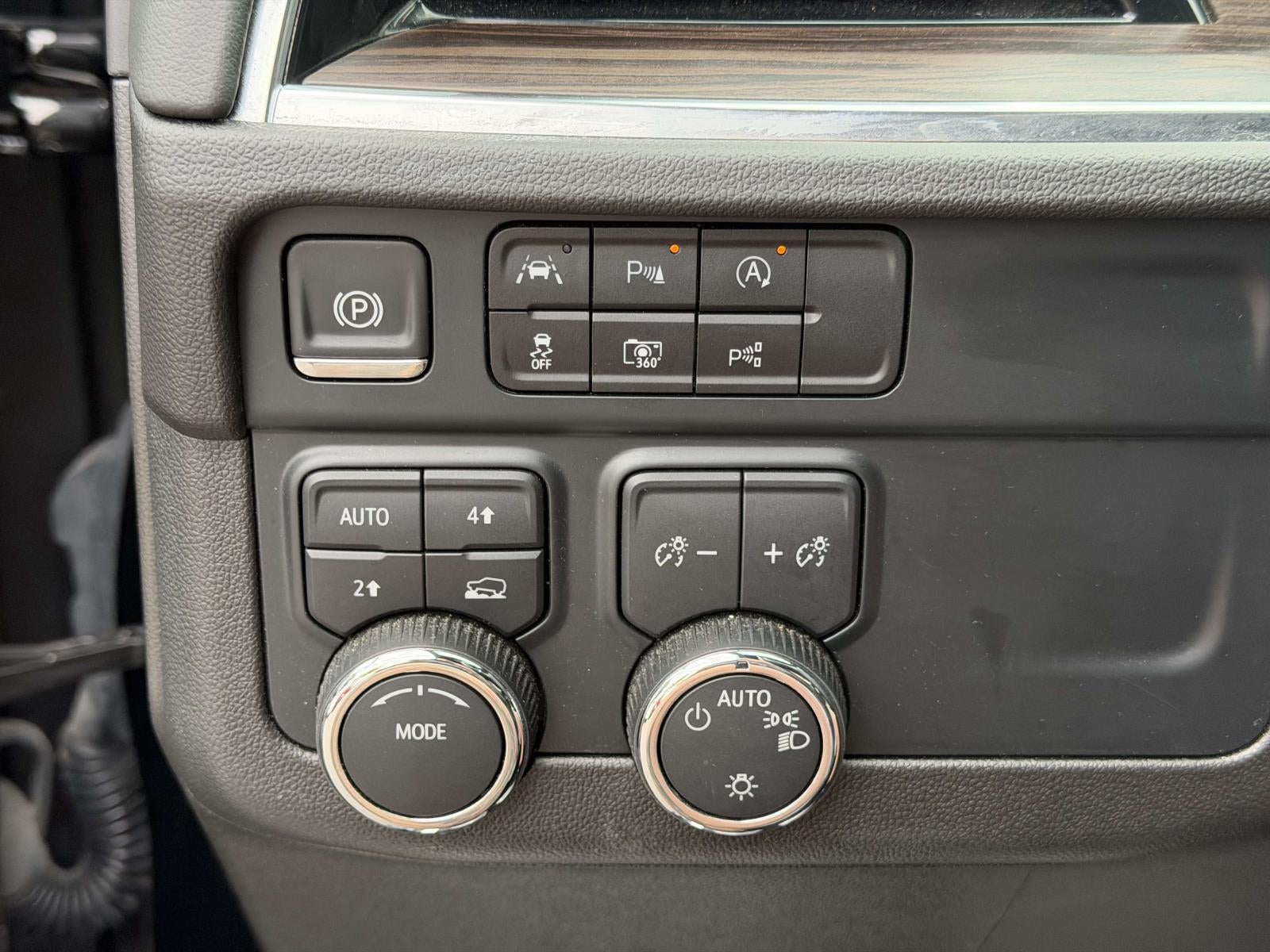 2025 Chevrolet Suburban LT
