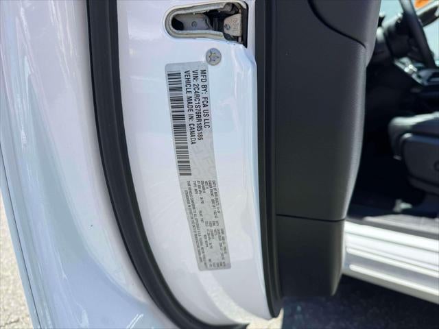 2024 Chrysler Pacifica Hybrid S Appearance Pkg