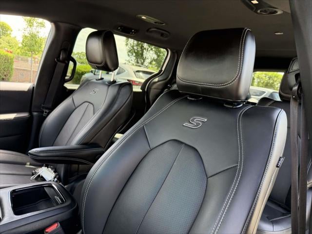 2024 Chrysler Pacifica Hybrid S Appearance Pkg