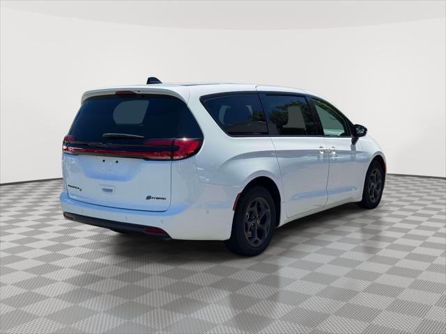 2024 Chrysler Pacifica Hybrid S Appearance Pkg