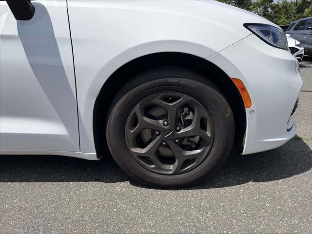 2024 Chrysler Pacifica Hybrid S Appearance Pkg