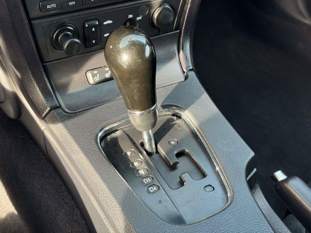 2004 Ford Thunderbird Base