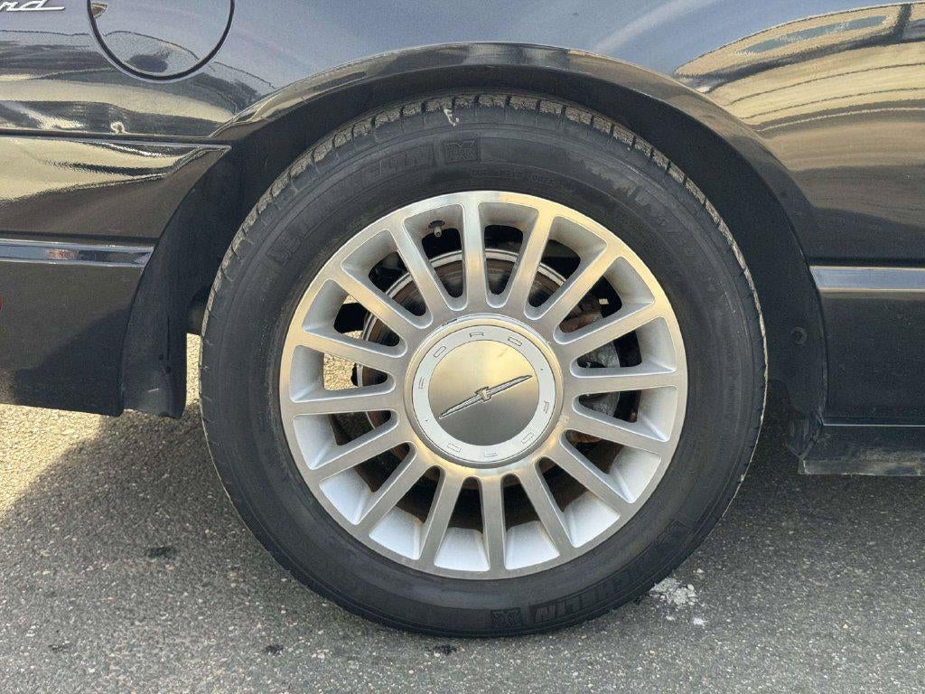 2004 Ford Thunderbird Base