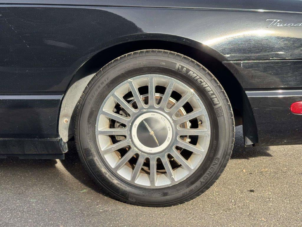 2004 Ford Thunderbird Base