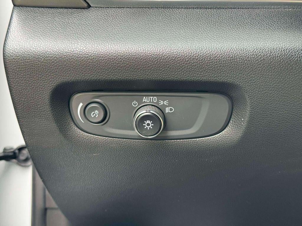 2023 Chevrolet Traverse AWD LT Cloth