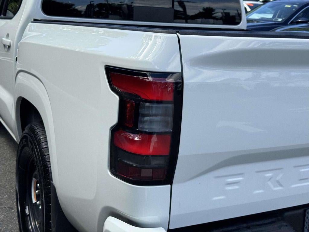 2025 Nissan Frontier Crew Cab SV 4x2