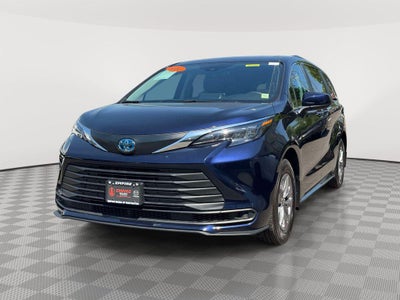 2024 Toyota Sienna LE