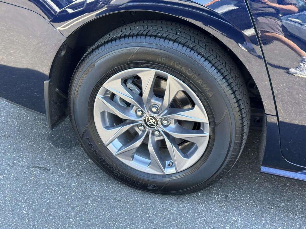 2024 Toyota Sienna LE