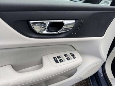 2020 Volvo S60 T5 Momentum
