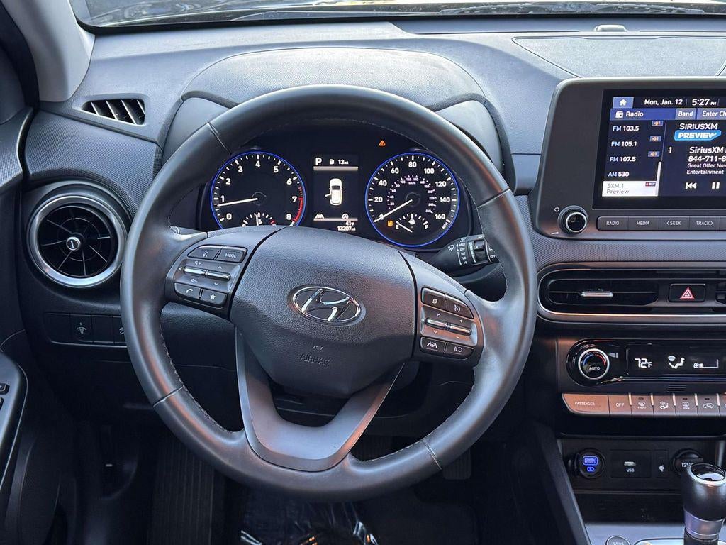 2022 Hyundai KONA SEL