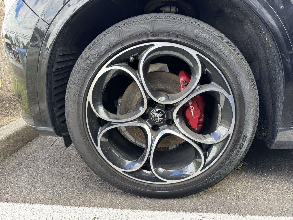 2023 Alfa Romeo Stelvio Veloce AWD