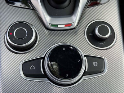 2023 Alfa Romeo Stelvio Veloce AWD