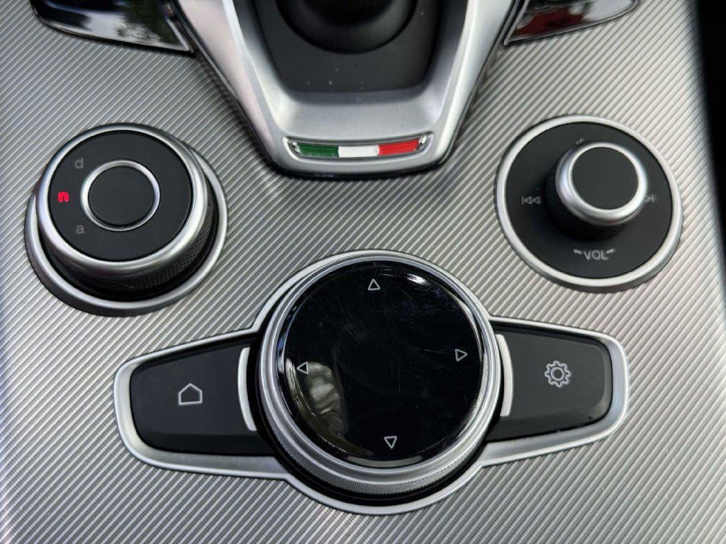 2023 Alfa Romeo Stelvio Veloce AWD